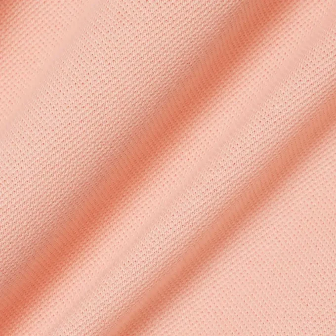 Polo de corte clásico con ribete en contraste