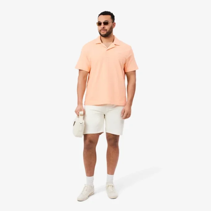 Polo de corte clásico con textura