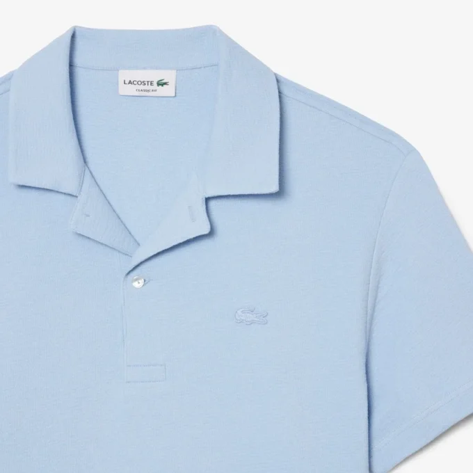 Polo de corte clásico con textura