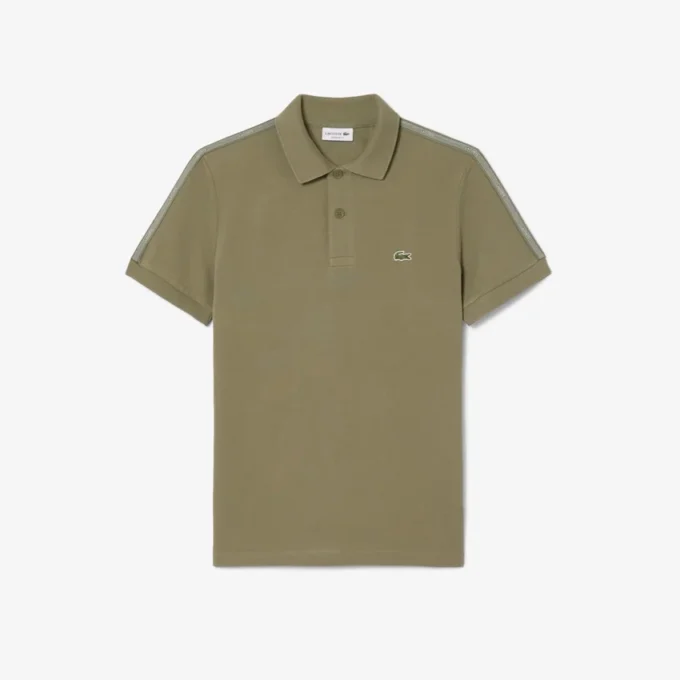 Polo de corte regular con rayas y logotipo