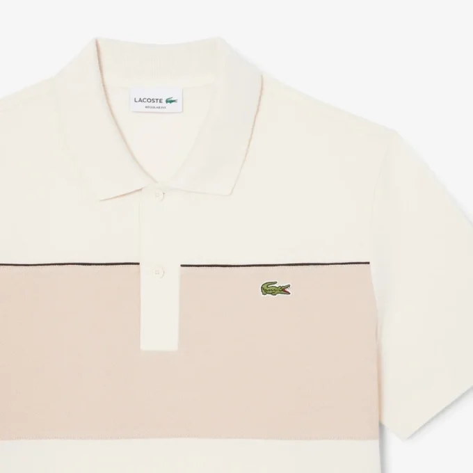 Polo de piqué con bloques de color y corte regular