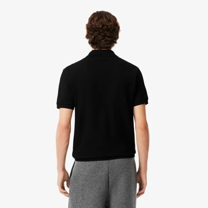 Polo de piqué con detalle bordado y corte clásico para hombre