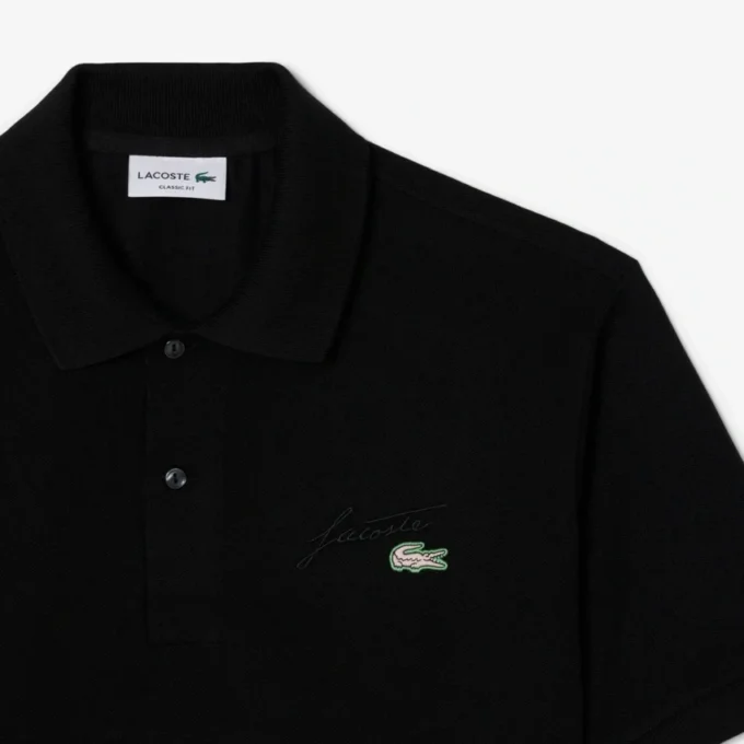 Polo de piqué con detalle bordado y corte clásico para hombre