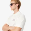 Polo de piqué con motivo bordado y corte clásico para hombre