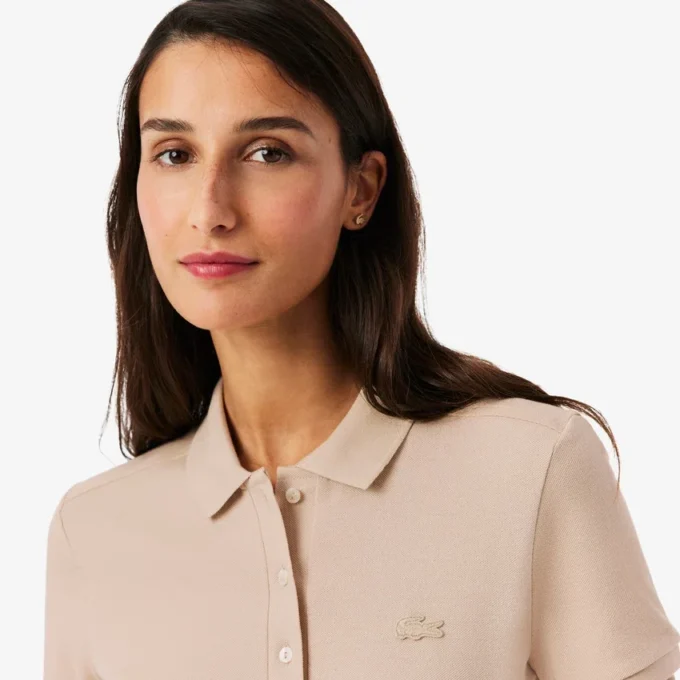 Polo L.12.D de mujer, corte ajustado y elástico, con tejido piqué