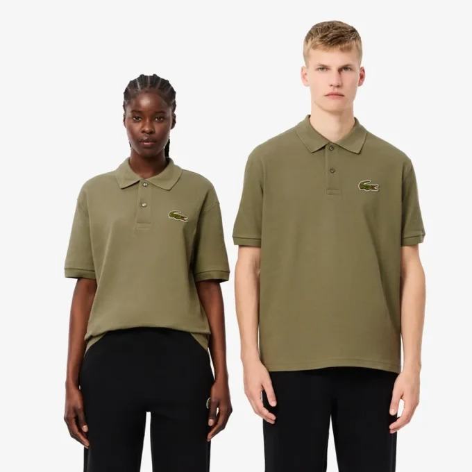 Polo unisex de corte holgado con insignia L.12.12 Piqua