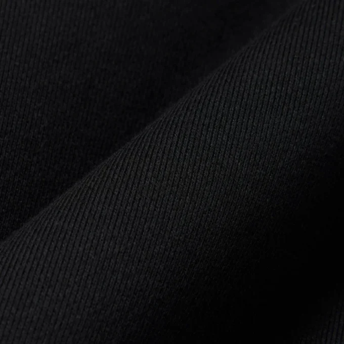 Sudadera con capucha, cremallera y banda con el logotipo