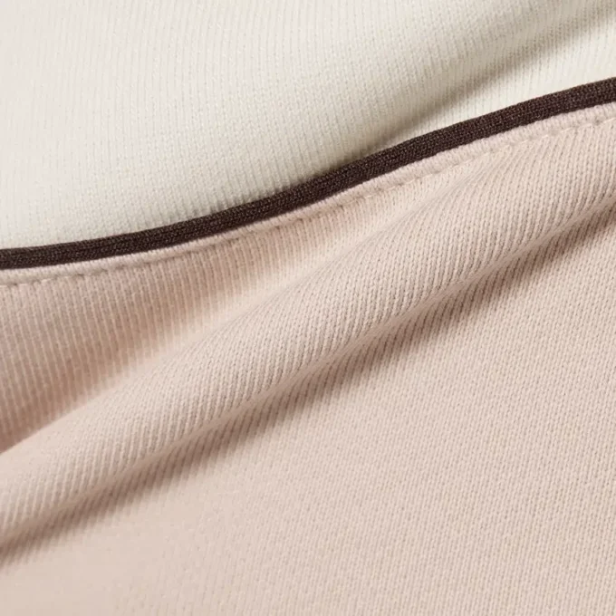 Sudadera con capucha y cremallera en bloques de color