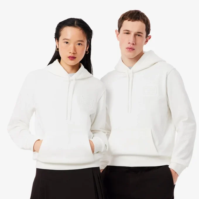 Sudadera con capucha y logotipo en relieve