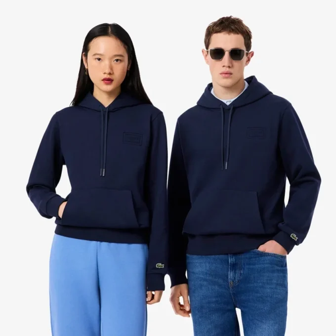 Sudadera con capucha y logotipo en relieve
