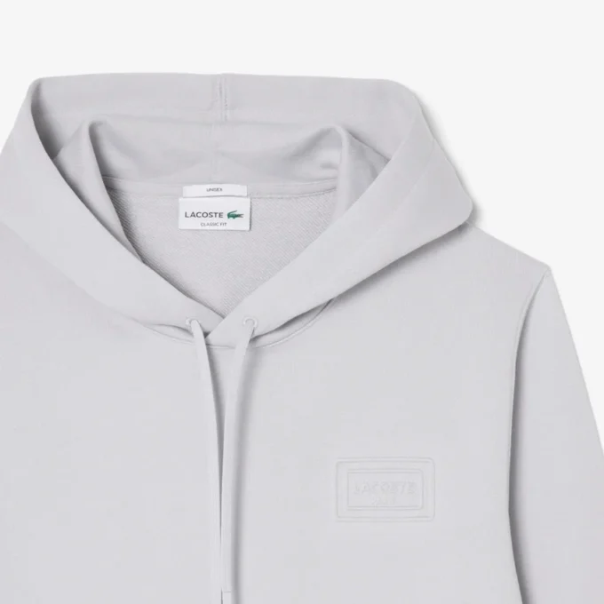 Sudadera con capucha y logotipo en relieve