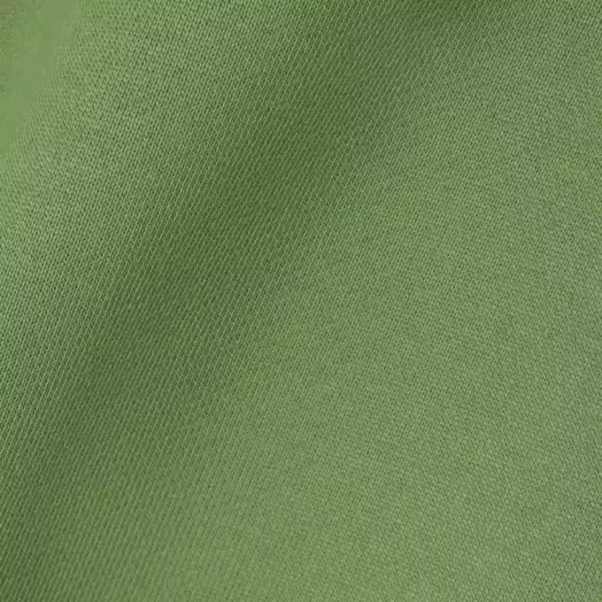 Sudadera con capucha y logotipo en relieve
