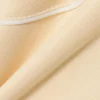Sudadera con cremallera y detalles decorativos