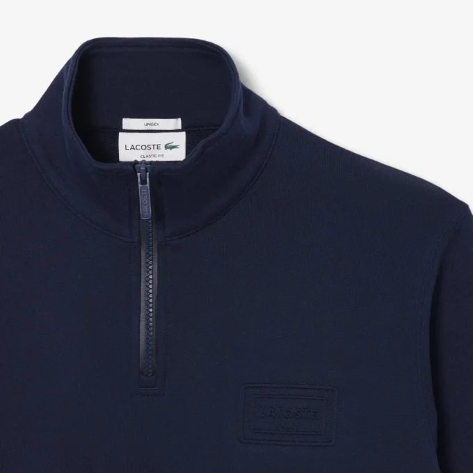 Sudadera con cuello alto y cremallera en relieve