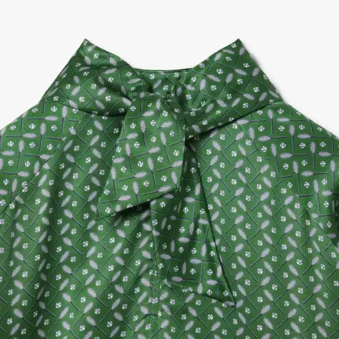Vestido con cuello de pañuelo de satén estampado de pasarela