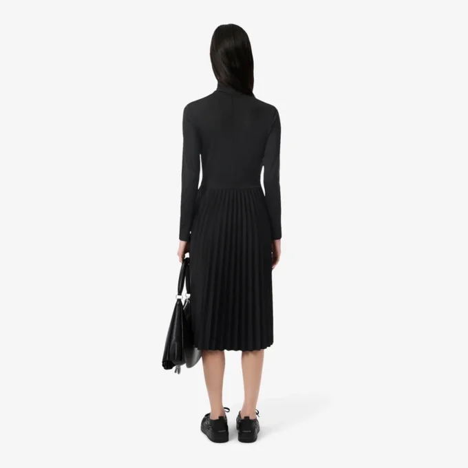 Vestido de cuello alto y corte ajustado para mujer
