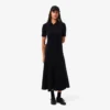 Vestido de mujer con cuello de polo de punto acanalado y pelo