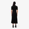 Vestido de mujer con cuello de polo de punto acanalado y pelo