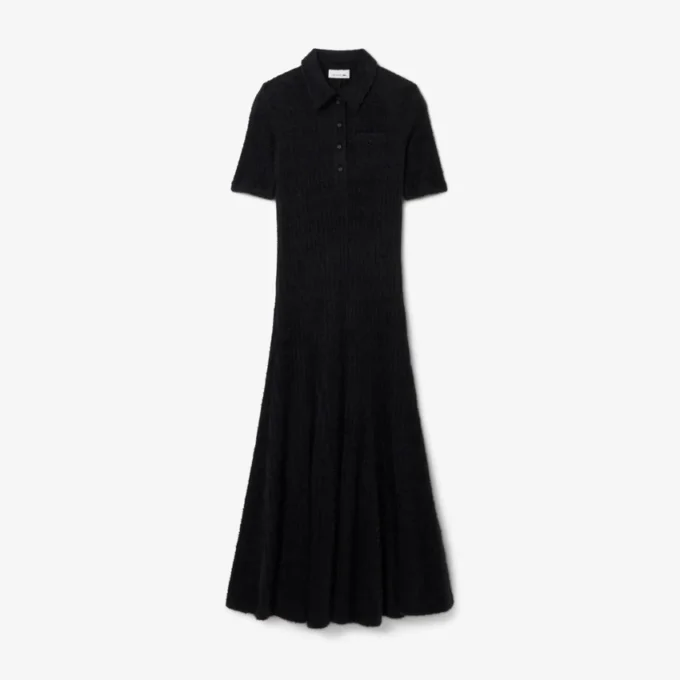 Vestido de mujer con cuello de polo de punto acanalado y pelo
