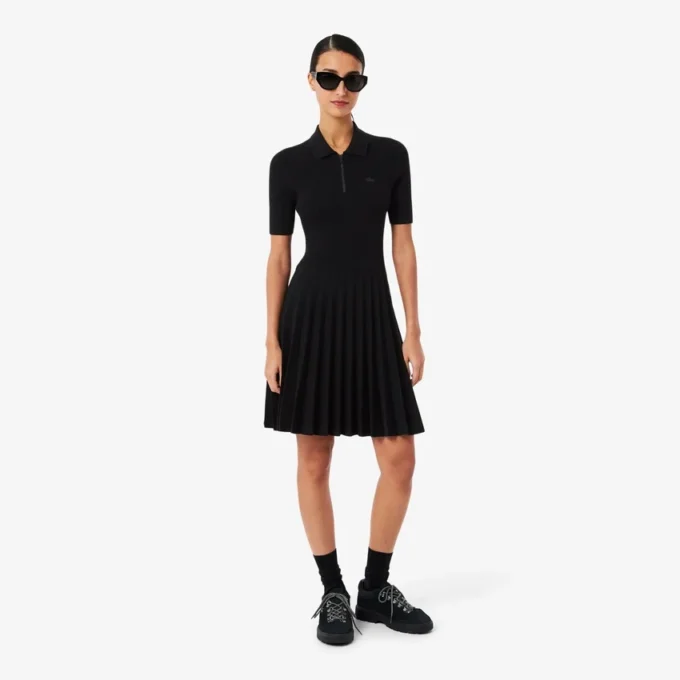 Vestido de mujer con cuello de polo plisado