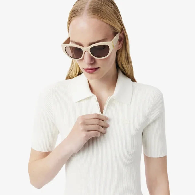 Vestido de mujer con cuello de polo plisado