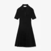 Vestido de mujer con cuello de polo plisado