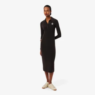 Vestido de polo de corte ajustado con insignia bordada