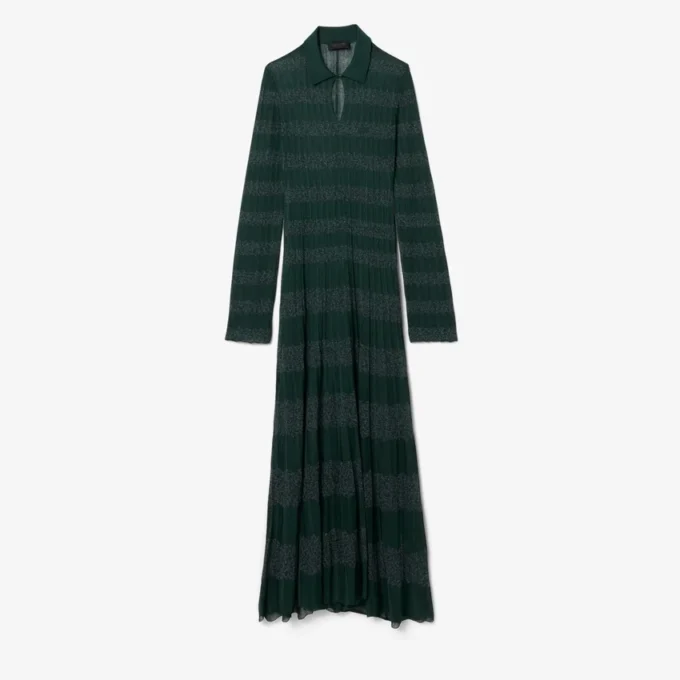 Vestido largo con cuello polo y punto calado de la pasarela