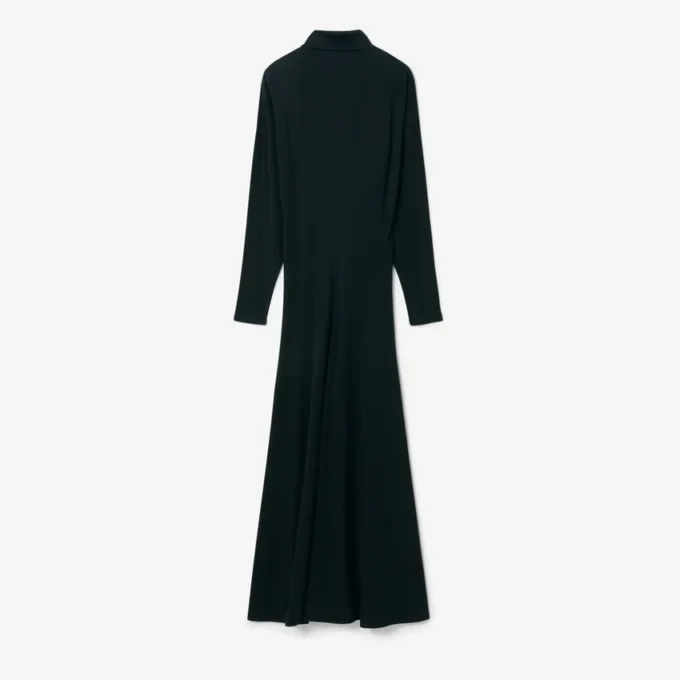 Vestido largo de seda con cuello polo de la pasarela