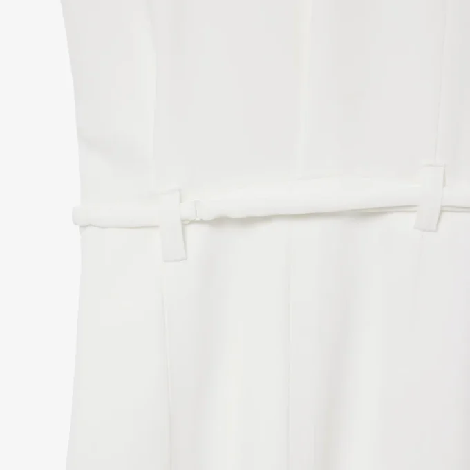Vestido polo con pliegues y detalles bordados de la pasarela