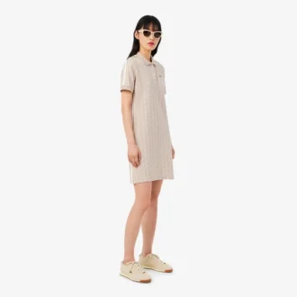 Vestido polo de corte entallado con monograma para mujer