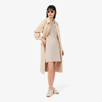 Vestido polo de corte entallado con monograma para mujer