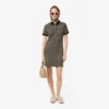 Vestido polo de corte entallado con monograma para mujer