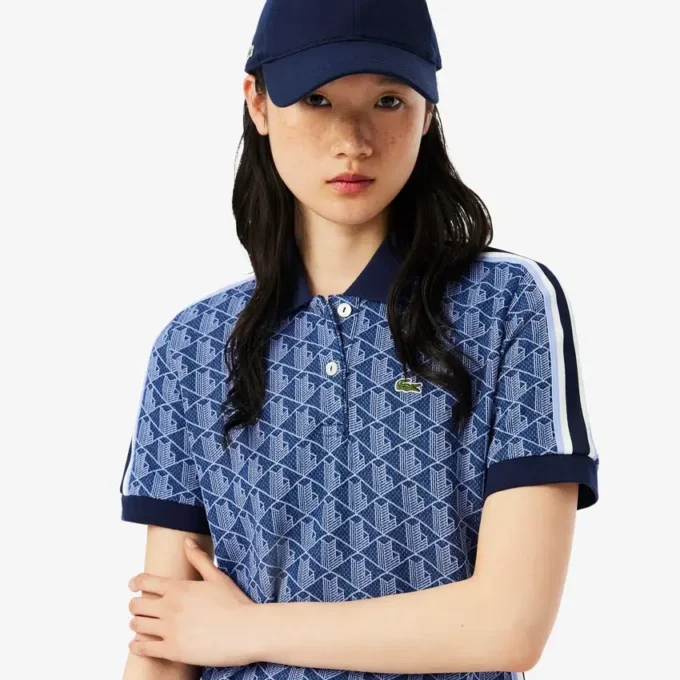 Vestido polo de corte entallado con monograma para mujer