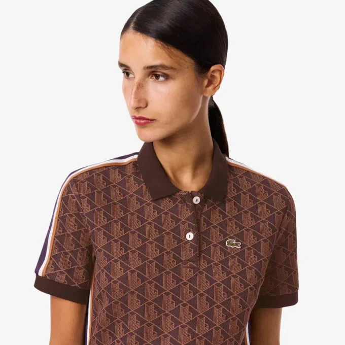 Vestido polo de corte entallado con monograma para mujer