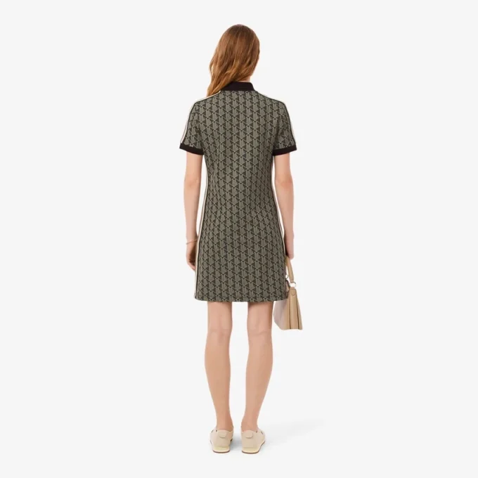 Vestido polo de corte entallado con monograma para mujer