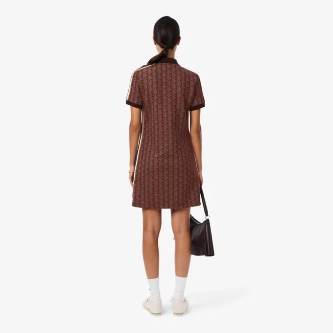 Vestido polo de corte entallado con monograma para mujer