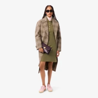 Vestido polo mini de piqué elástico de corte ajustado para mujer