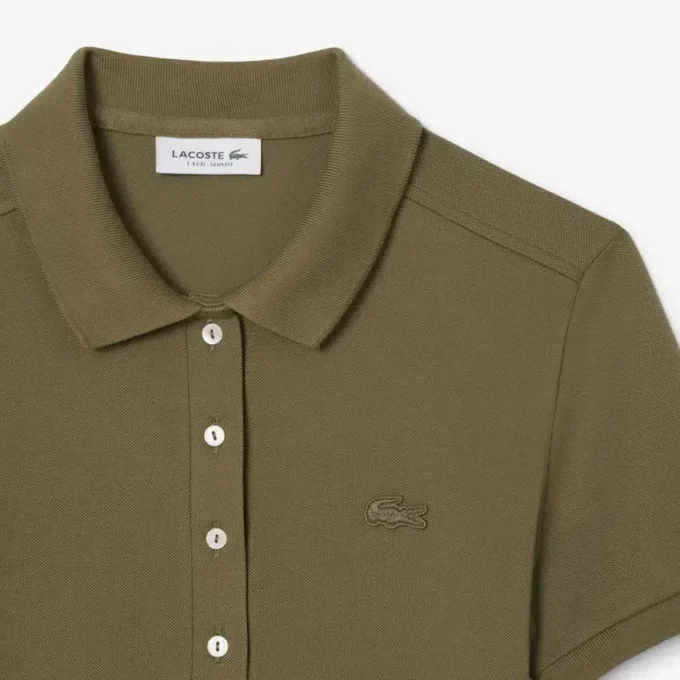 Vestido polo mini de piqué elástico de corte ajustado para mujer